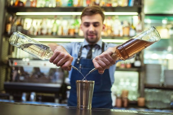 Comment gérer une franchise bar à cocktails ?